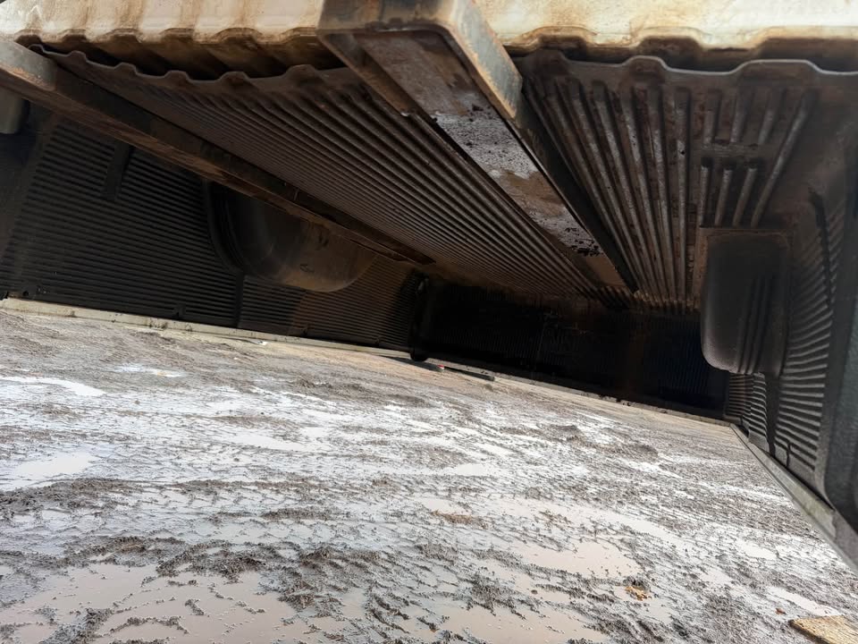 1999–2006 Chevy / GMC 8 Ft Long Bed – Rust Free OEM Takeoff - Image 6