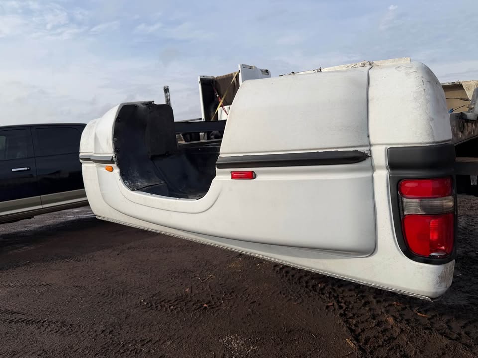 1994–2002 Dodge Ram 8 Ft Dually Bed – Rust Free OEM Takeoff - Image 8