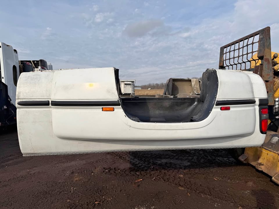 1994–2002 Dodge Ram 8 Ft Dually Bed – Rust Free OEM Takeoff - Image 9